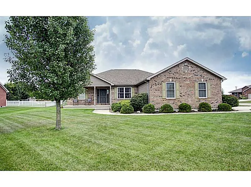 3046 Parkwood Dr photo 1