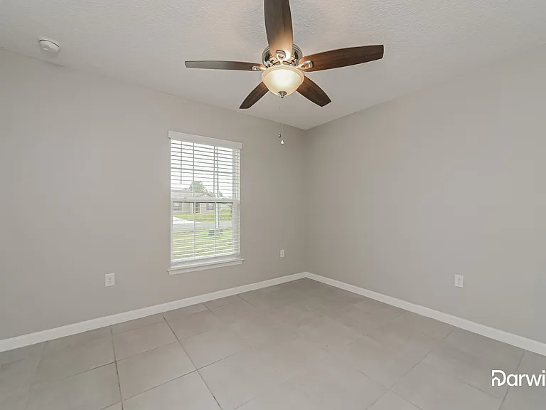 381 Hibiscus Dr — Photo 9