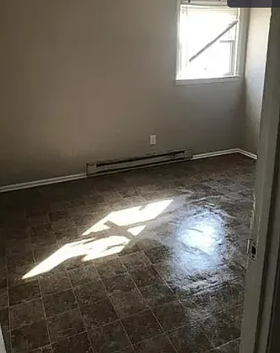 2 bed, 2500 sqft, $950 — Photo 3