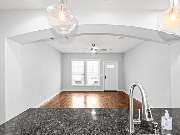 5th image of 4474 Springhill Dr #A