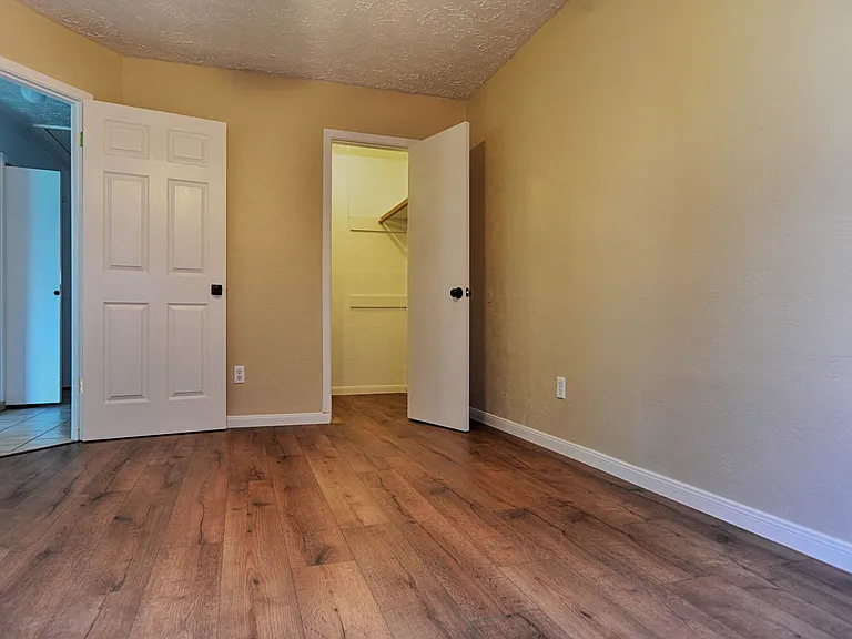 16246 New Field Dr — Photo 6