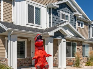 231 W Seasons Ln, Garden City, UT 84028