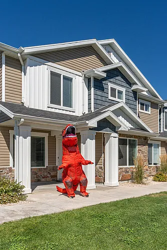 231 W Seasons Ln Photo 1