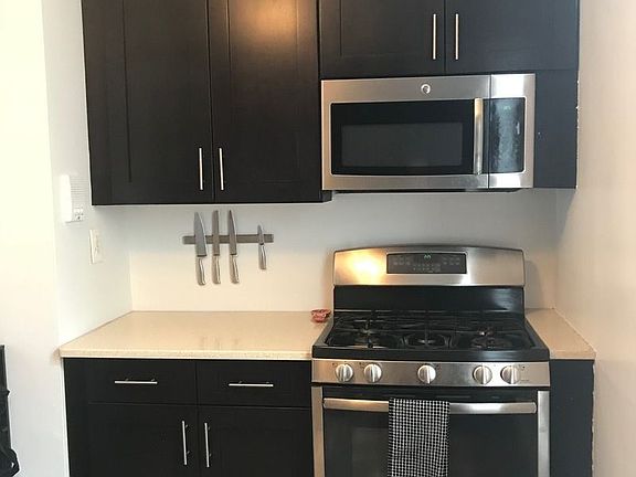 4th image of 2824 42nd St APT D5