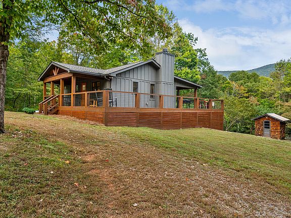 3rd image of 887 Whitecliff Dr