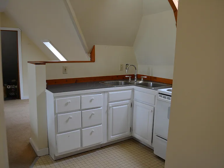 1353 Highland St #D — Photo 6