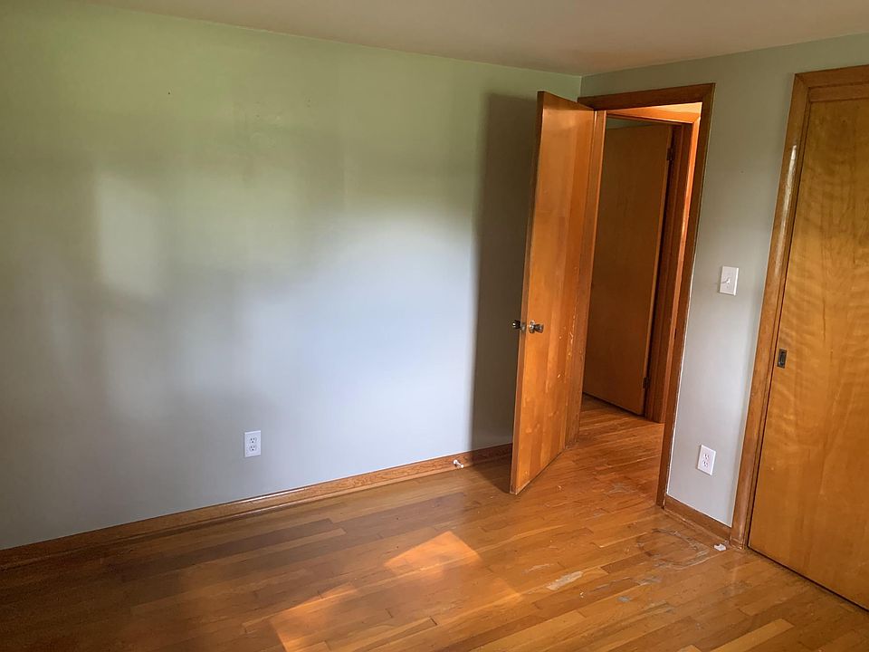 Rear Bedroom