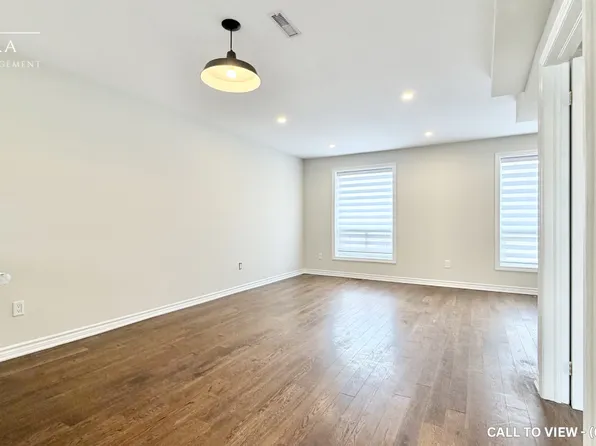 18 Darrell Ave, Toronto, ON M4E 2G4