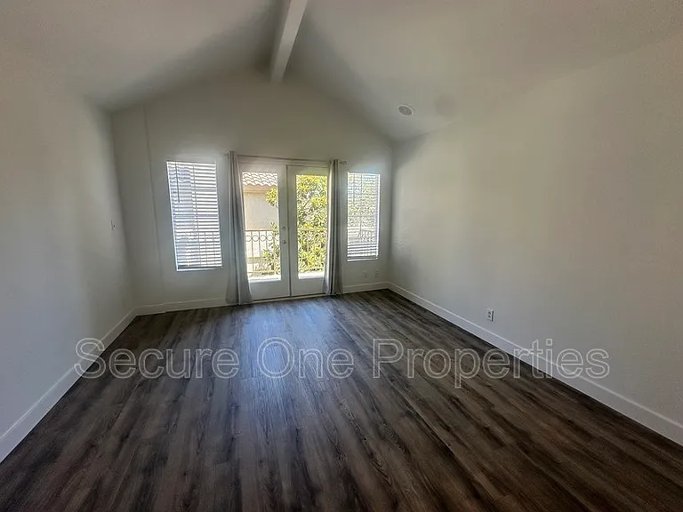 674 Warwick Ave — Photo 20