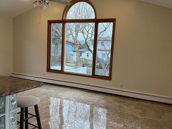 3rd image of 1737 Prospect Ave