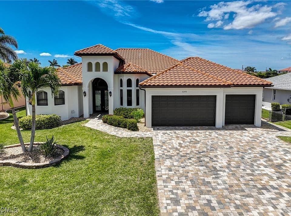 1st image of 5240 SW 20th Ave