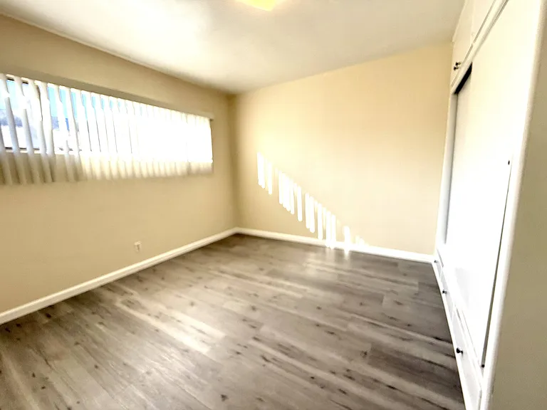 7234 S La Cienega Blvd #4 — Photo 4