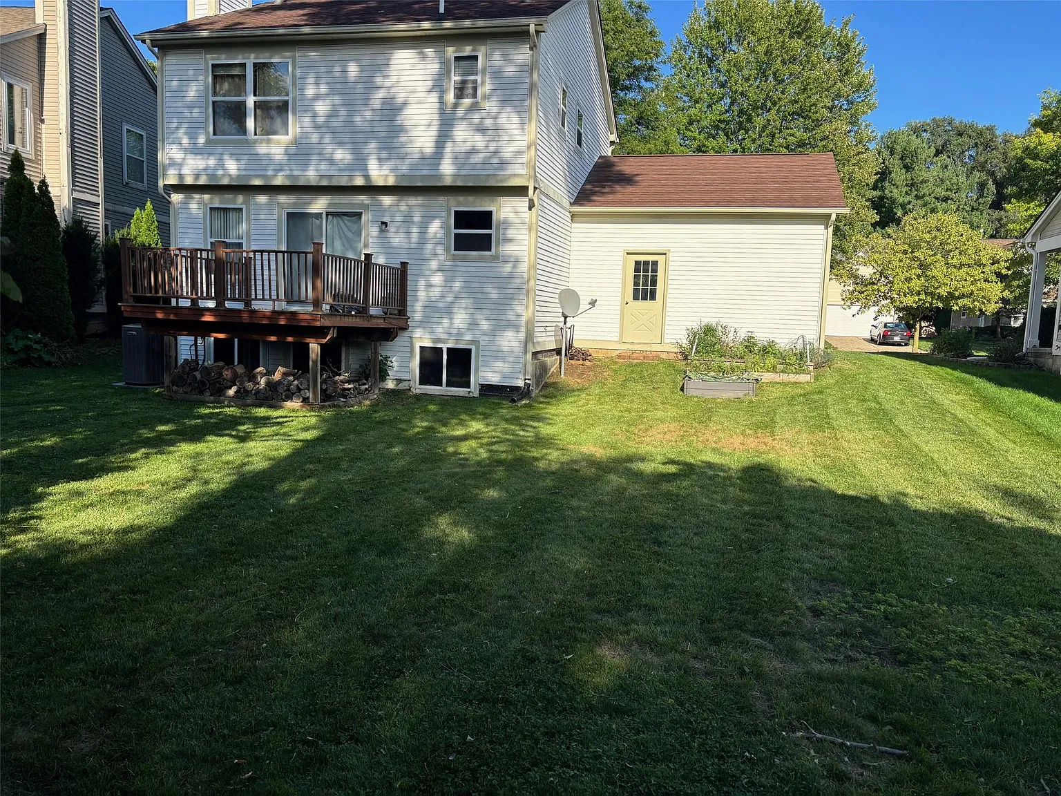 3 bed, 2.5 bath, 1453 sqft, $2,500 — Photo 3