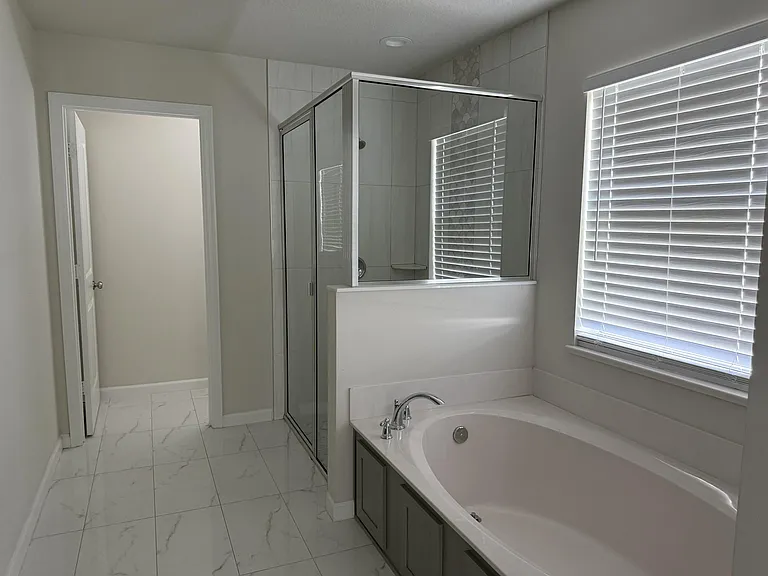 4634 SW Athena Dr — Photo 24