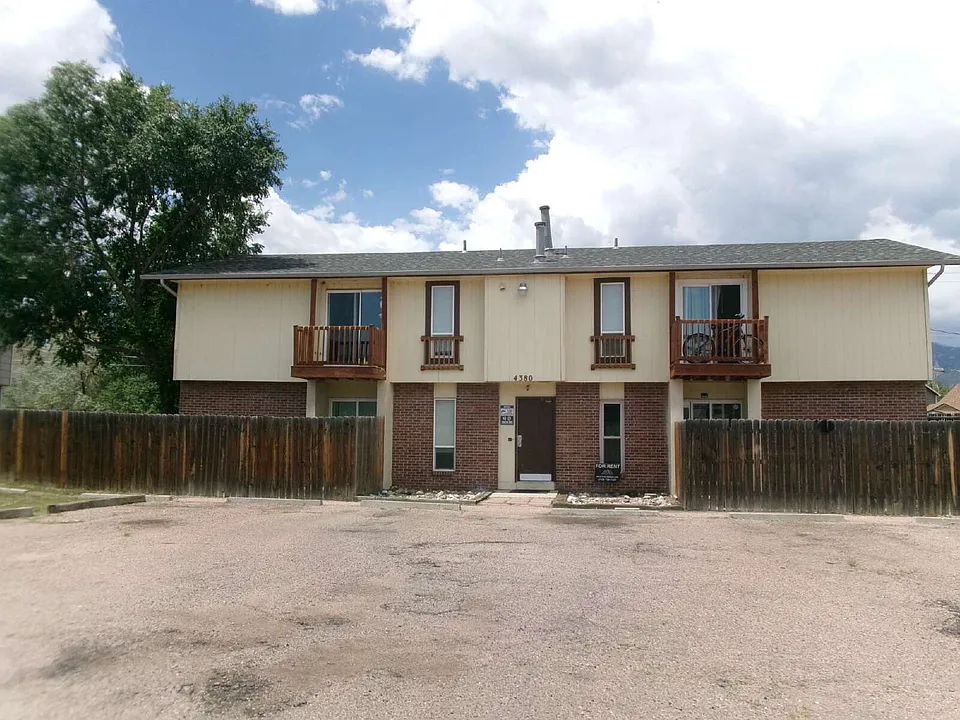 4380 Loomis Ave #C