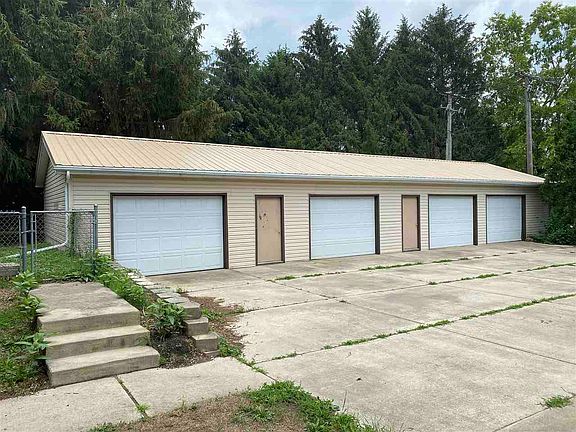 3rd image of 3020 W Pearl City Rd