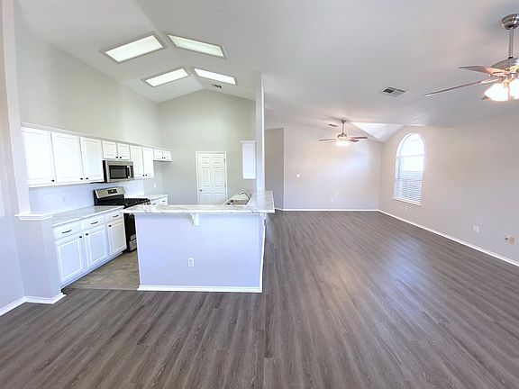 5th image of 3865 Willie Mays Ln