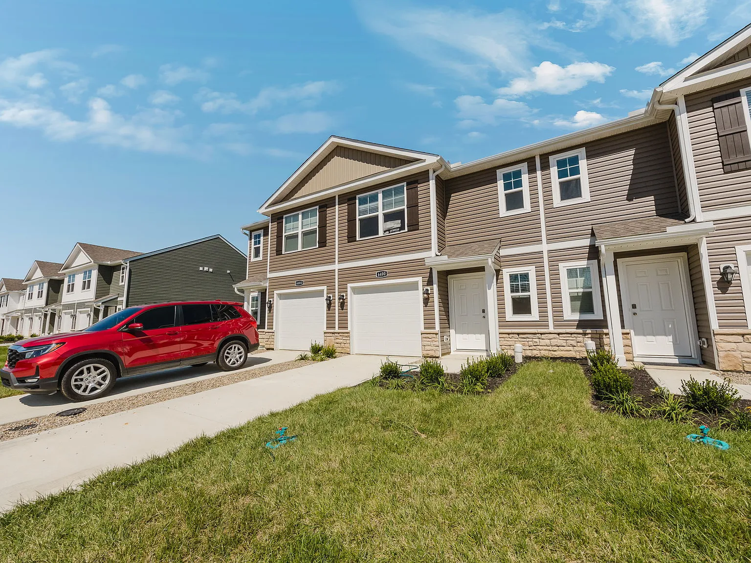 3 bed, 2.5 bath, 1418 sqft, $2,350 — Photo 1
