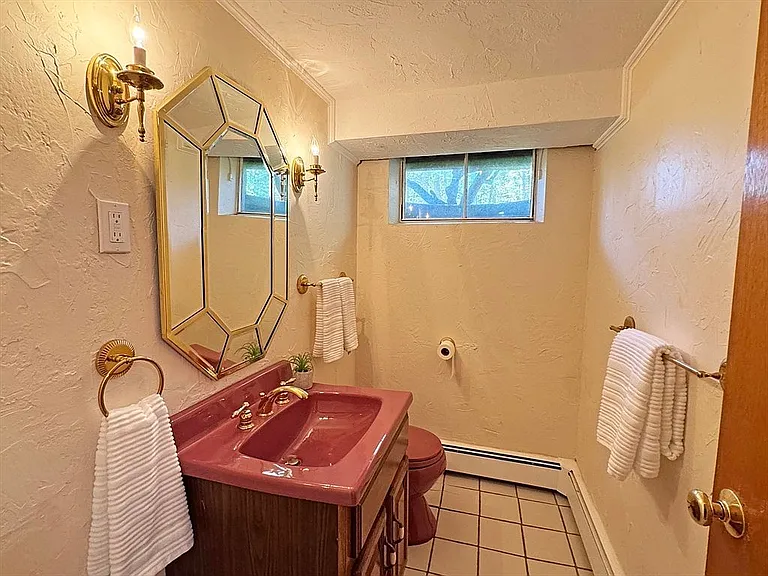 43 Sherburn Cir — Photo 40