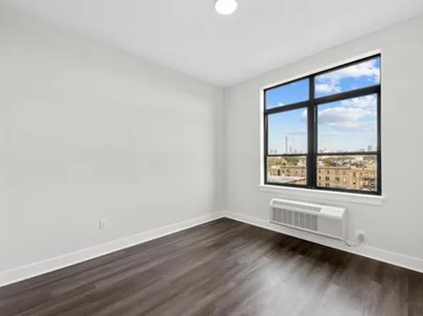 121 34th Street image 201 of 213