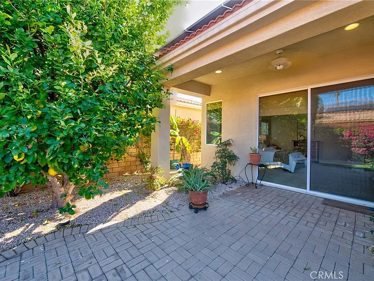 70 Rocio Ct — Photo 36