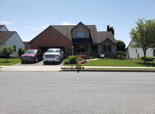 1006 Huntington Ln, Elizabethtown, PA 17022
