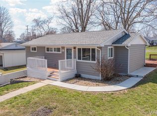 1015 N 4th St, Vandalia, IL