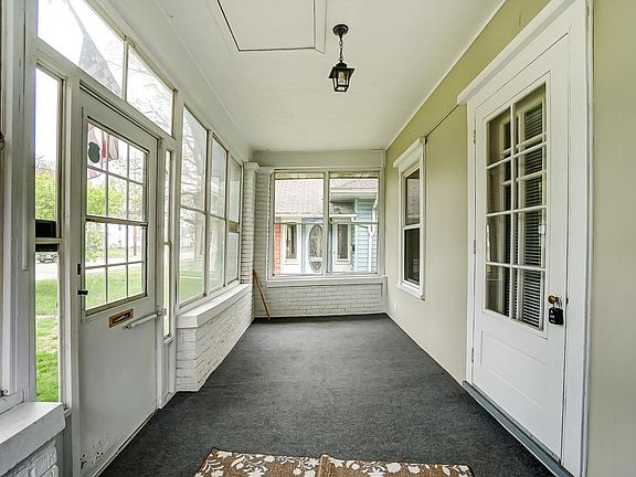 4th image of 2211 Tytus Ave