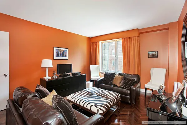 Sold by Bond New York | media 7