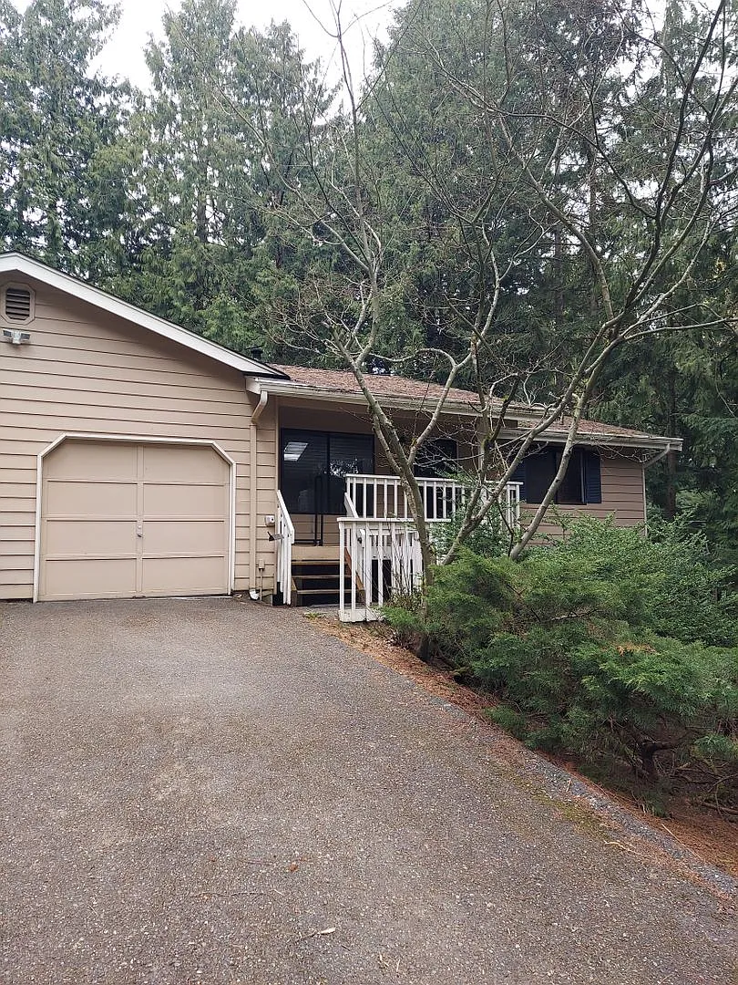 50 -54 NW Lopez Lane — Photo 1