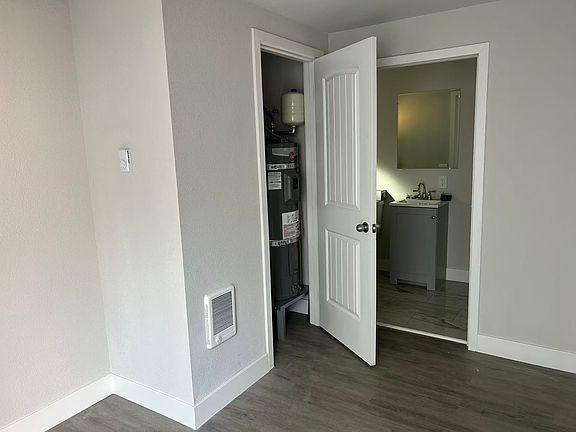 5th image of 3530 Sunset Dr W #C