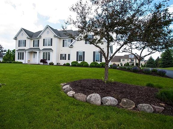 3rd image of 40 Amber Hill Dr