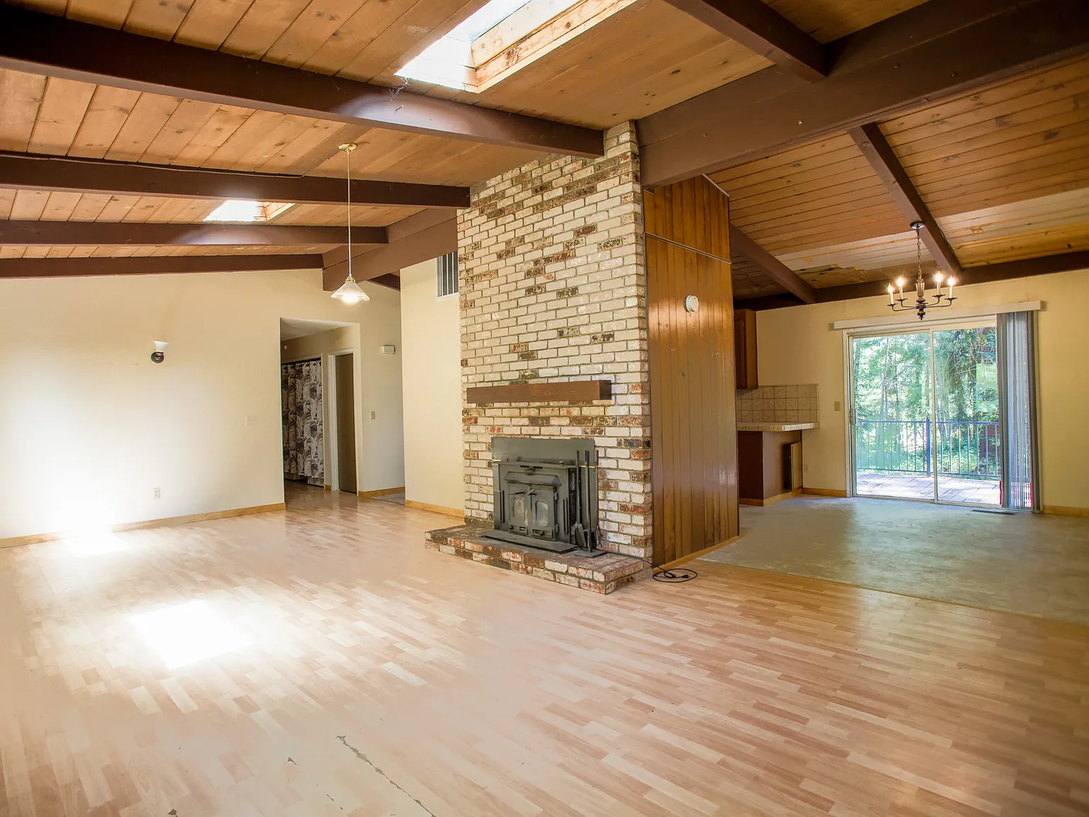 3 bed, 1800 sqft, $2,200 — Photo 4