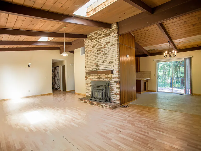 24798 Sherwood Rd — Photo 4