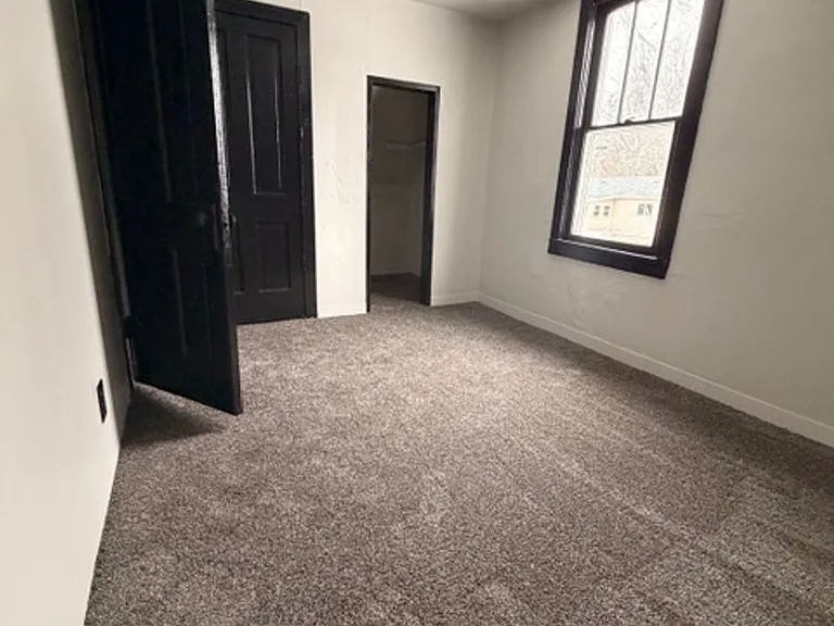1002 Lindoo Ave E — Photo 15