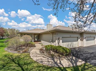 8914 Hilloway Rd, Eden Prairie, MN 55347