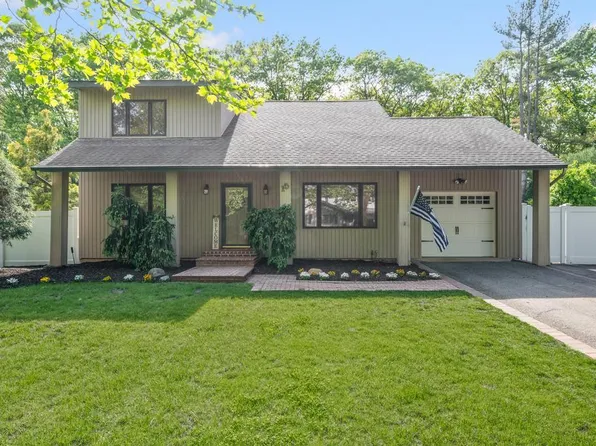 15 Patricia Lane, South Setauket, NY 11720