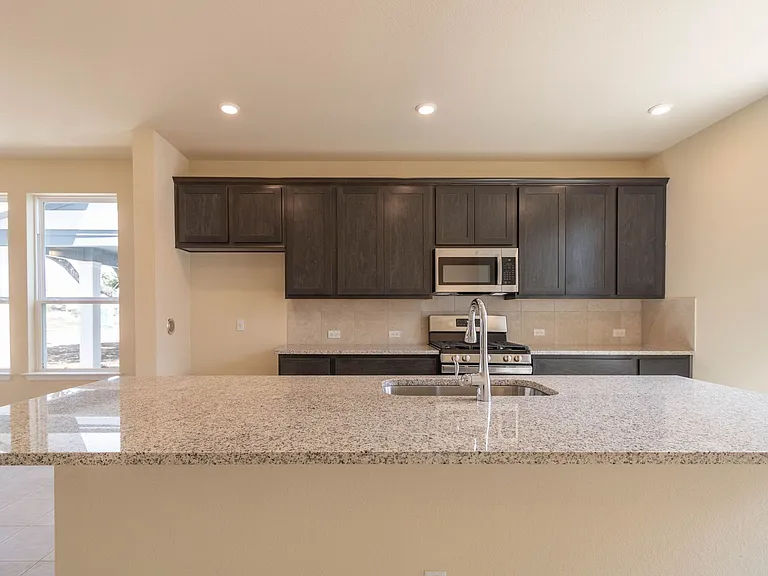 1660 Coral Sunrise — Photo 5