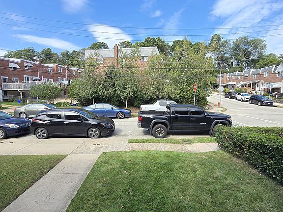3rd image of 3534 Cresson St