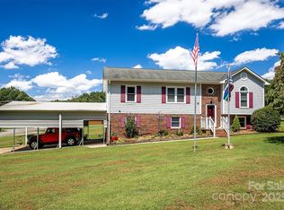 2184 Little John Trl, Newton, NC 28658