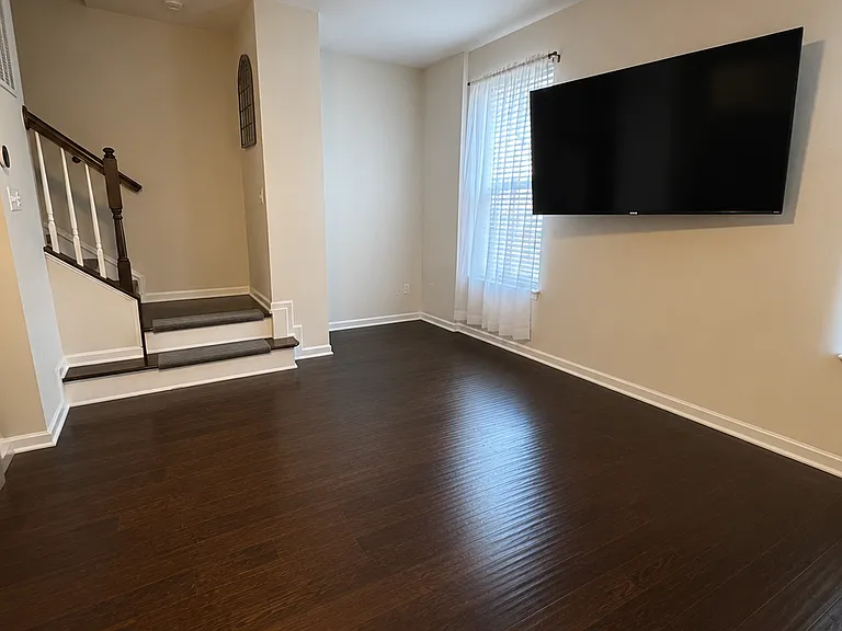 8245 Hickory Hollow Dr — Photo 5