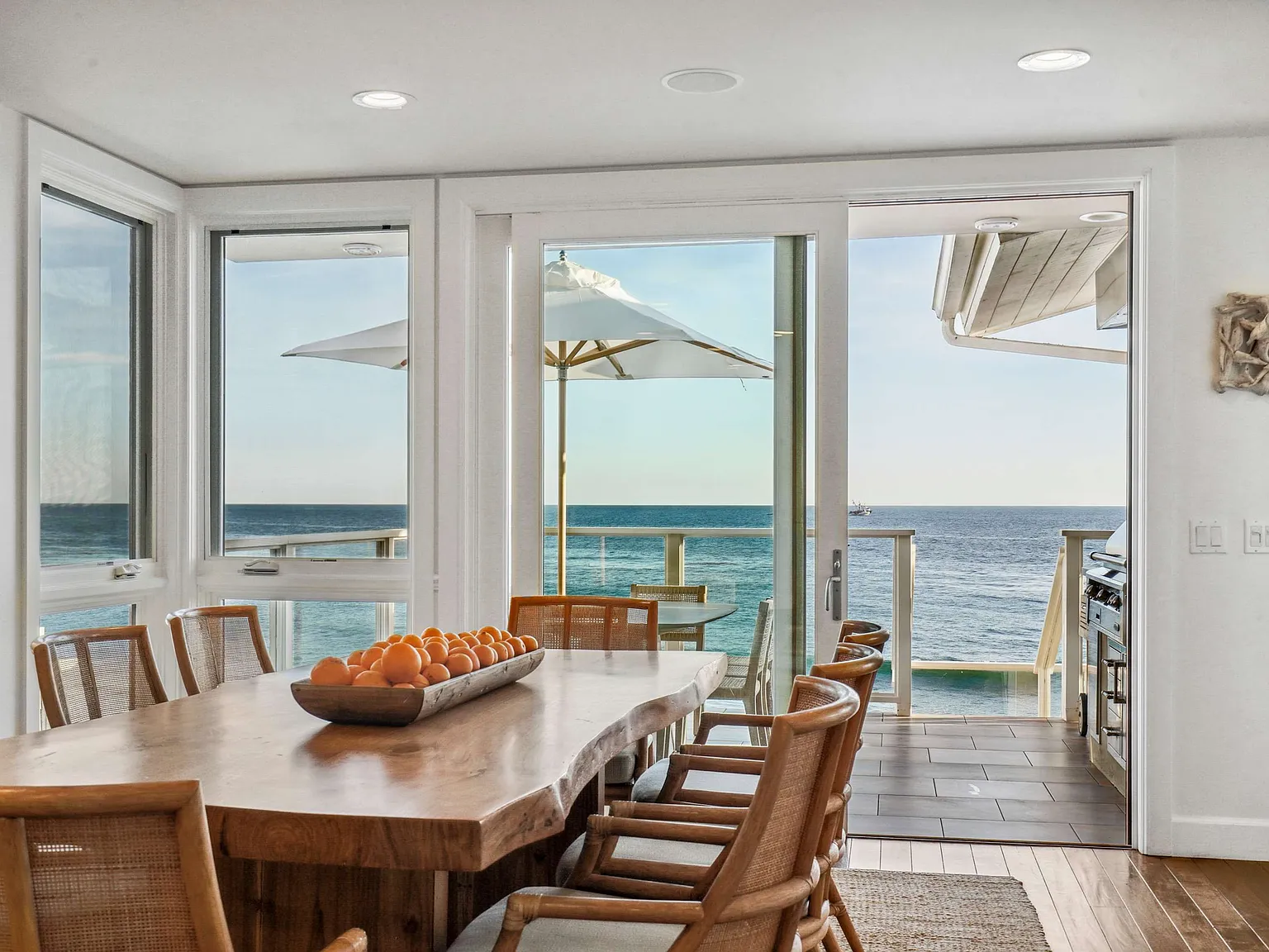 5 bed, 4300 sqft, $60,000 — Photo 1