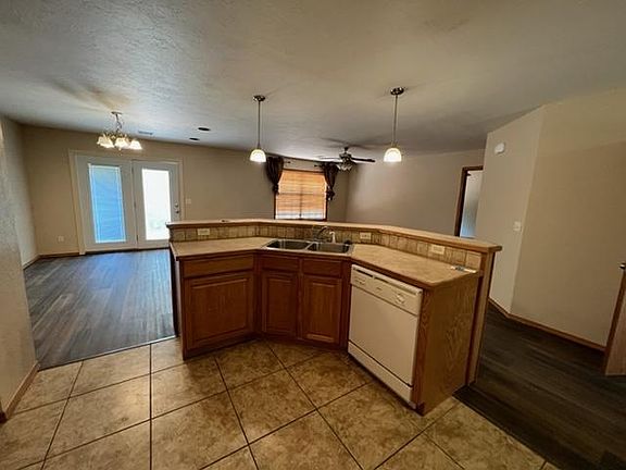 3rd image of 3209 E 4th Ave