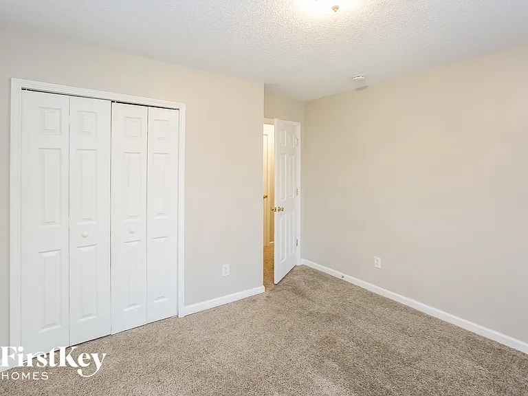 8802 Glenover Cir — Photo 11