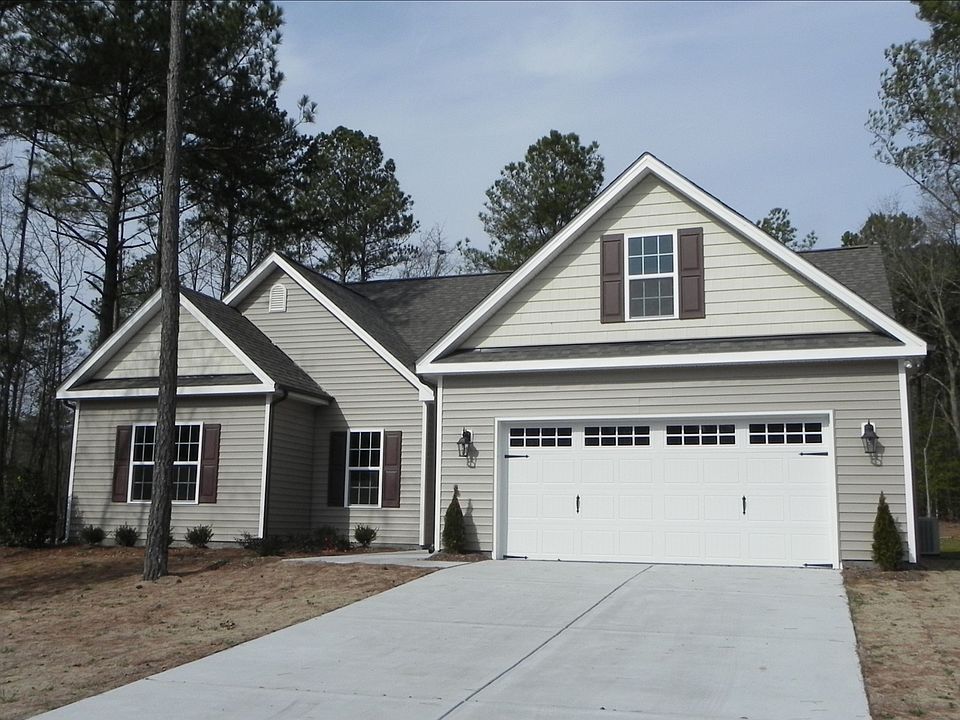 1st image of 105 Grand Oaks Dr