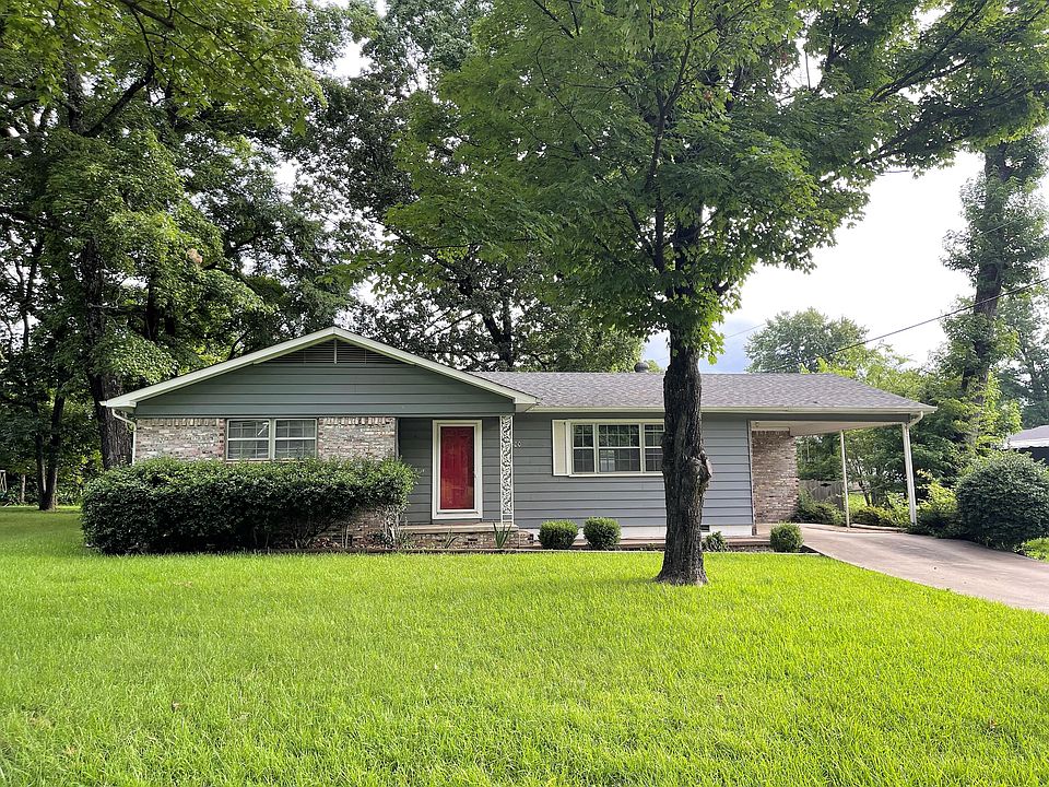 1st image of 300 W 21st St