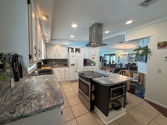 2nd image of 1753 Indian Wells Ave #1095