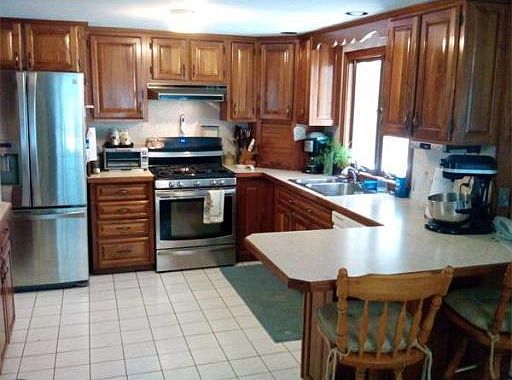 4th image of 14 Lakewood Dr