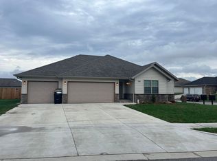 4353 W Skyler Dr, Springfield, MO 65802