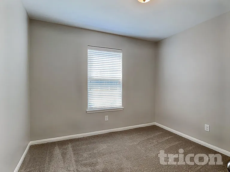 7918 Distant Harbor Rd — Photo 4